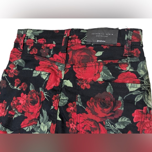 Rose Print Jeans - Picture 5 of 5